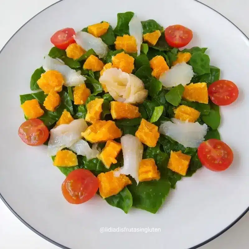 Ensalada citrica con espinacas y bacalao ahumado. Imagen 06