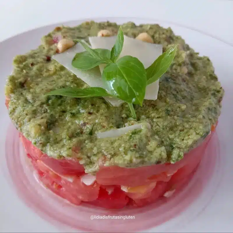 Tartar de tomate con pesto de avellana. Imagen 03