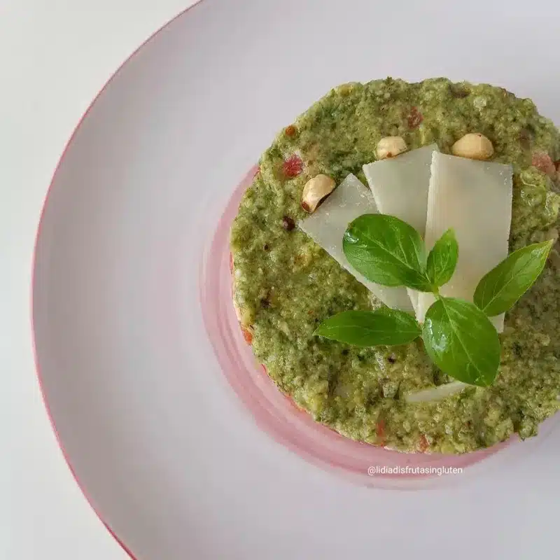 Tartar de tomate con pesto de avellana. Imagen 05