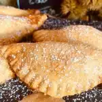 Empanadillas fritas rellenas de crema. Imagen 04
