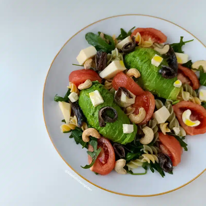 Ensalada de pasta sin gluten con rúcula. Imagen 01