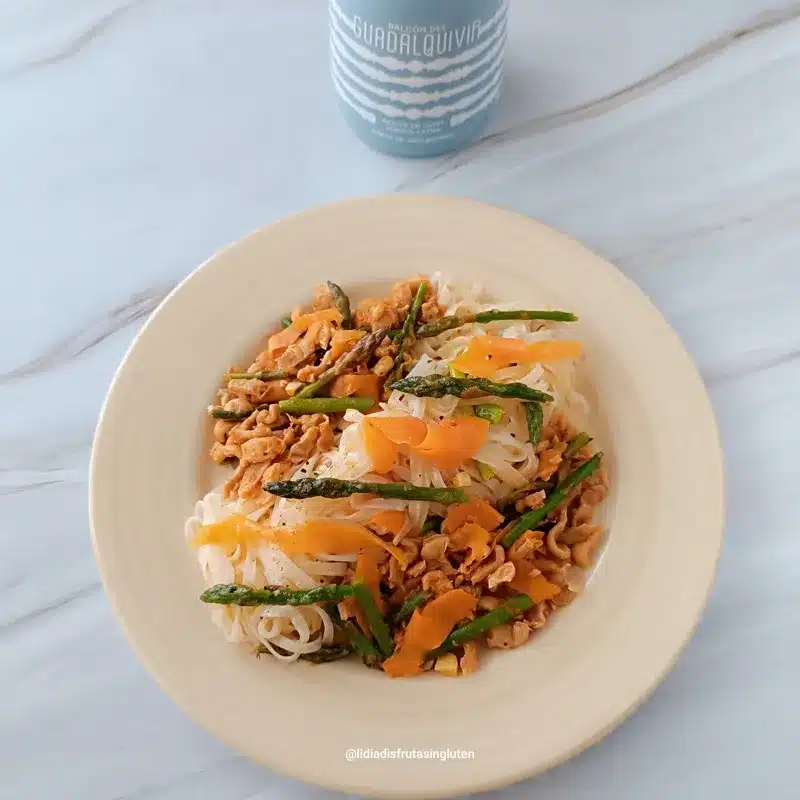Tallarines al wok sin gluten. Imagen 01